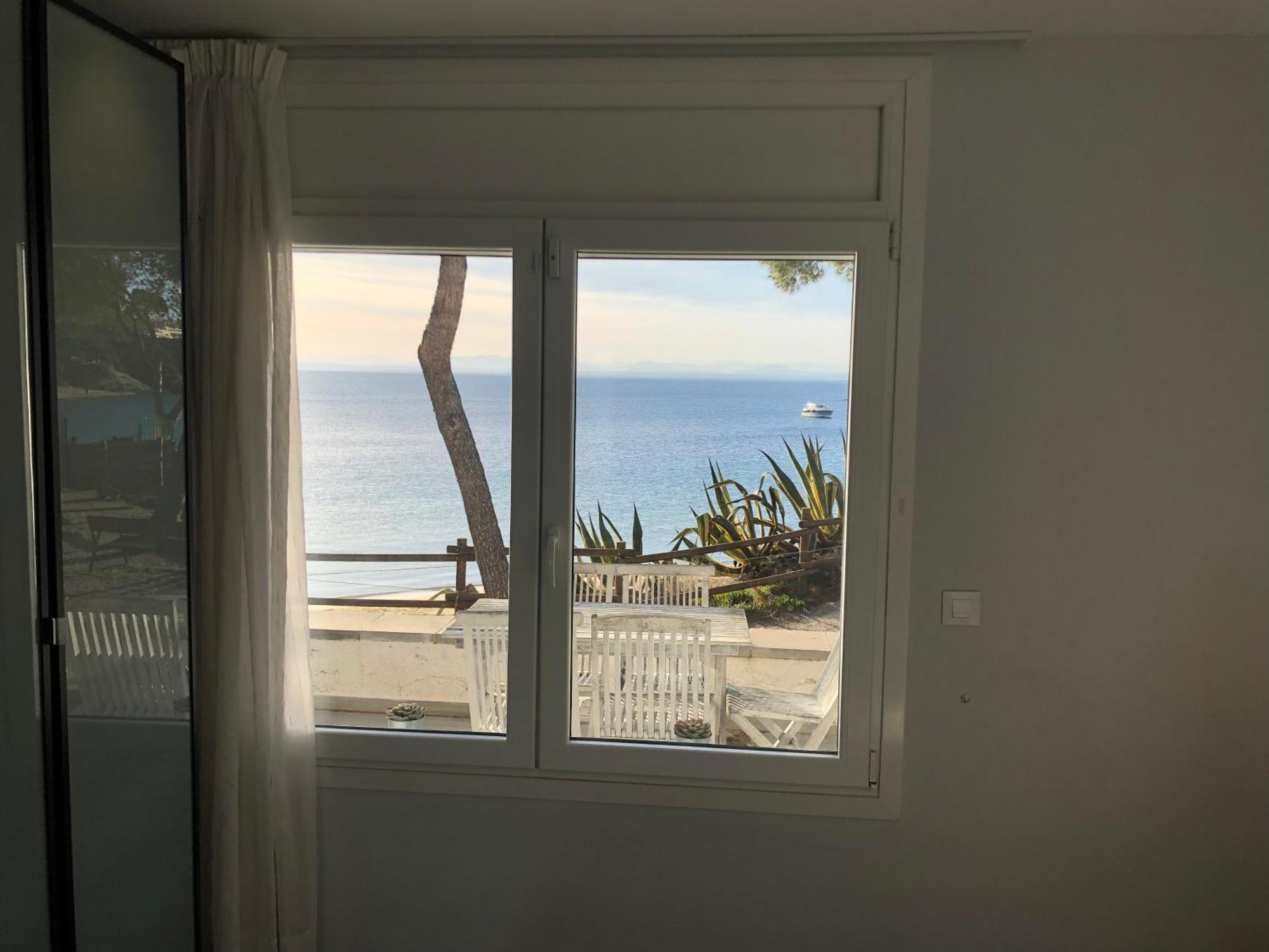 Almadrava Beach House By Veuras El Mar Roses